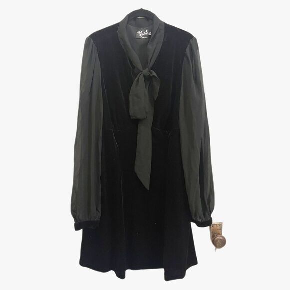 Hell Bunny Black Long Sleeve Velvet Bow Tie Mini Dress   Women's Plus Size 3XL - Picture 2 of 11